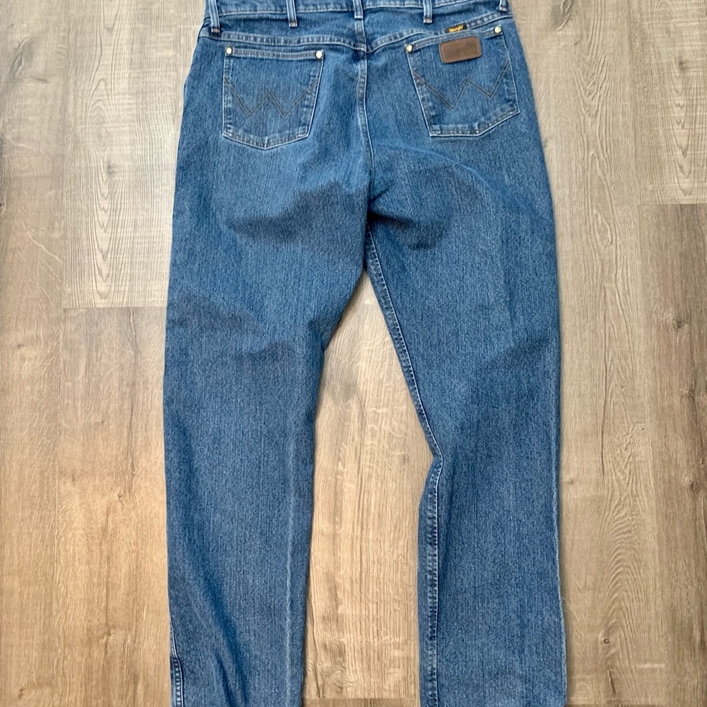 Men’s wrangler Regular Fit.